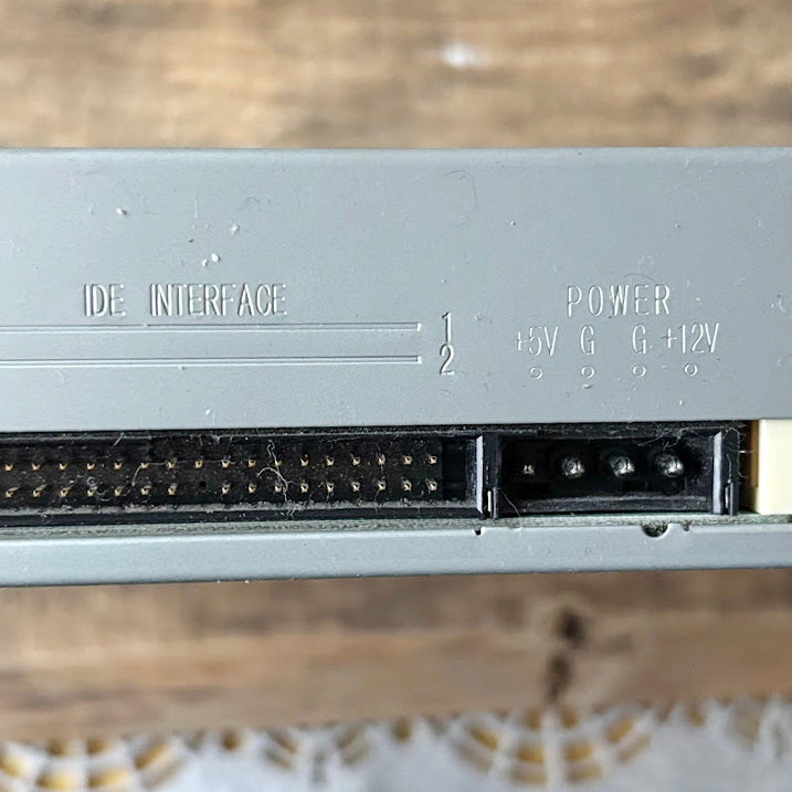 Vintage ASUS CD-S520/A cd-rom Drive 2002 Internal Desktop Optical Drive Retro PC Hardware Untested