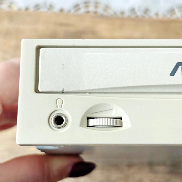 Vintage ASUS CD-S520/A cd-rom Drive 2002 Internal Desktop Optical Drive Retro PC Hardware Untested