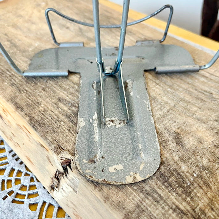 Vintage Metal Book Stand Folding Reading Holder Retro Desk Book Rest Cookbook Display Stand Industrial Style - 7x6 inches