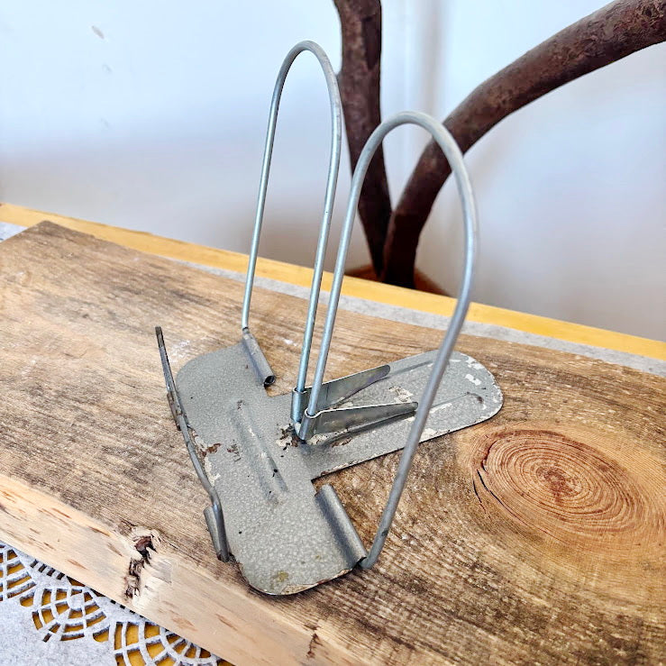 Vintage Metal Book Stand Folding Reading Holder Retro Desk Book Rest Cookbook Display Stand Industrial Style - 7x6 inches