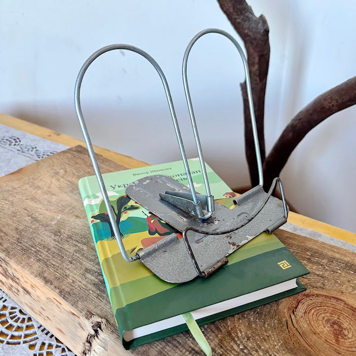 Vintage Metal Book Stand Folding Reading Holder Retro Desk Book Rest Cookbook Display Stand Industrial Style - 7x6 inches