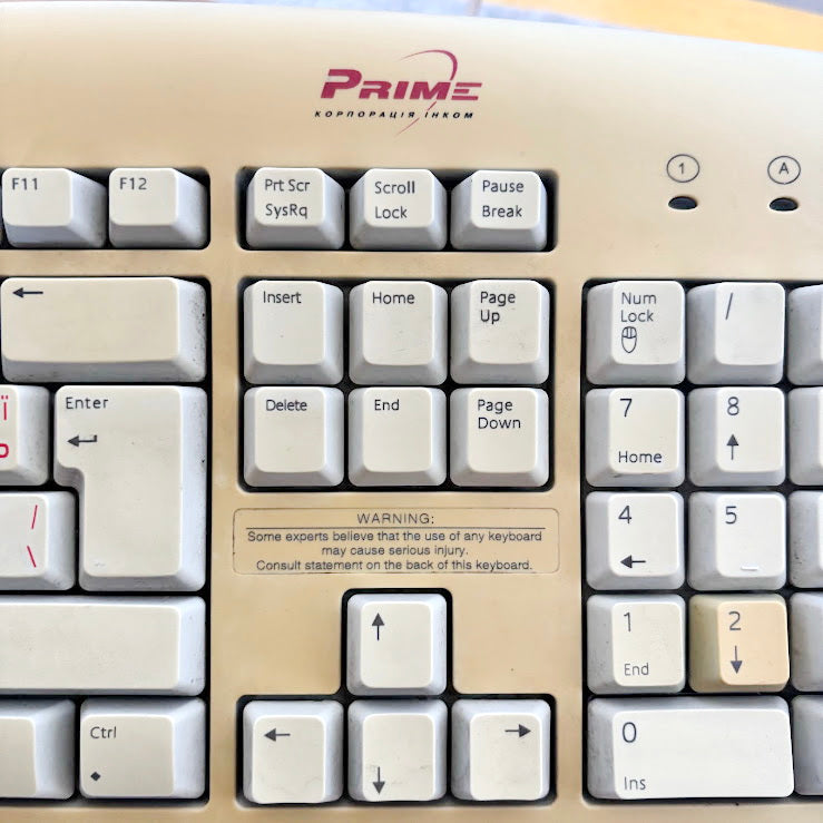 Logitech Deluxe Keyboard Y-SU61 Vintage PS/2 Wired Keyboard Retro PC Accessory Early 2000s Computer Keyboard