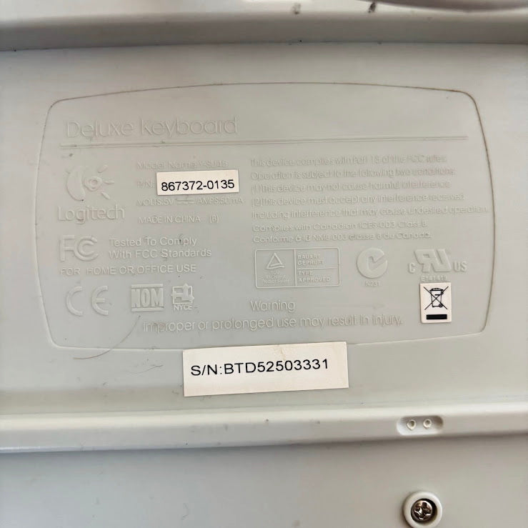 Logitech Deluxe Keyboard Y-SU61 Vintage PS/2 Wired Keyboard Retro PC Accessory Early 2000s Computer Keyboard