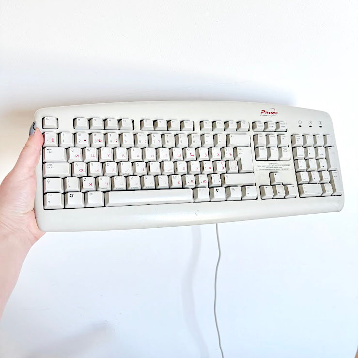 Logitech Deluxe Keyboard Y-SU61 White PS/2 Vintage Office Keyboard Full Size Retro Computer Peripheral 2000s - untested