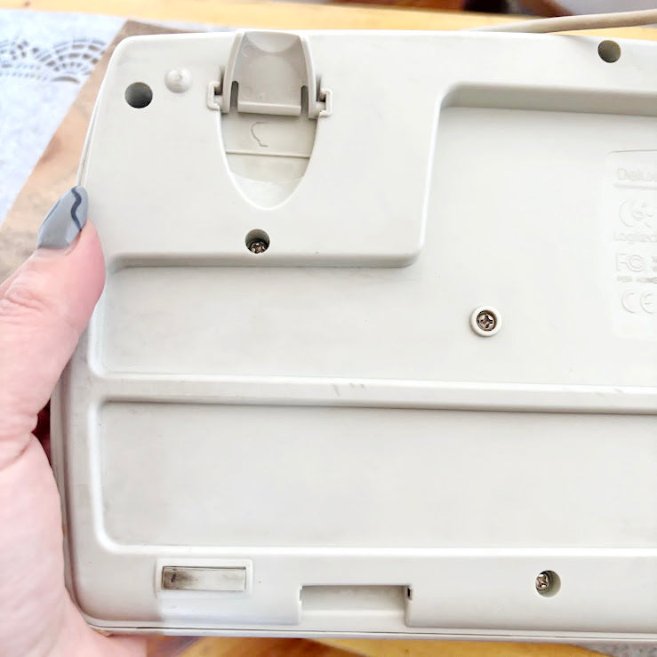 Logitech Deluxe Keyboard Y-SU61 White PS/2 Vintage Office Keyboard Full Size Retro Computer Peripheral 2000s - untested