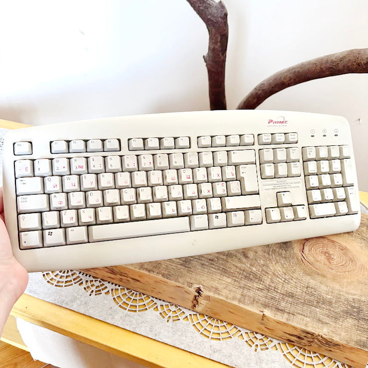 Logitech Deluxe Keyboard Y-SU61 White PS/2 Vintage Office Keyboard Full Size Retro Computer Peripheral 2000s - untested