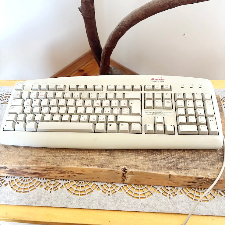 Logitech Deluxe Keyboard Y-SU61 White PS/2 Vintage Office Keyboard Full Size Retro Computer Peripheral 2000s - untested