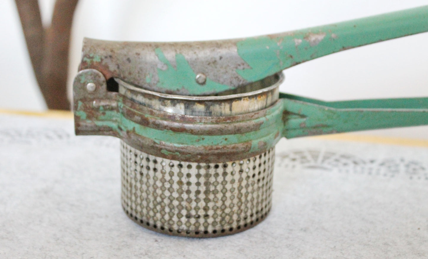 Vintage Metal Fruit Press, Fruit Juicer 1960s, Squeezer, Table Press for Berries, Fruit, Vegetables, Metal Manual Juicer