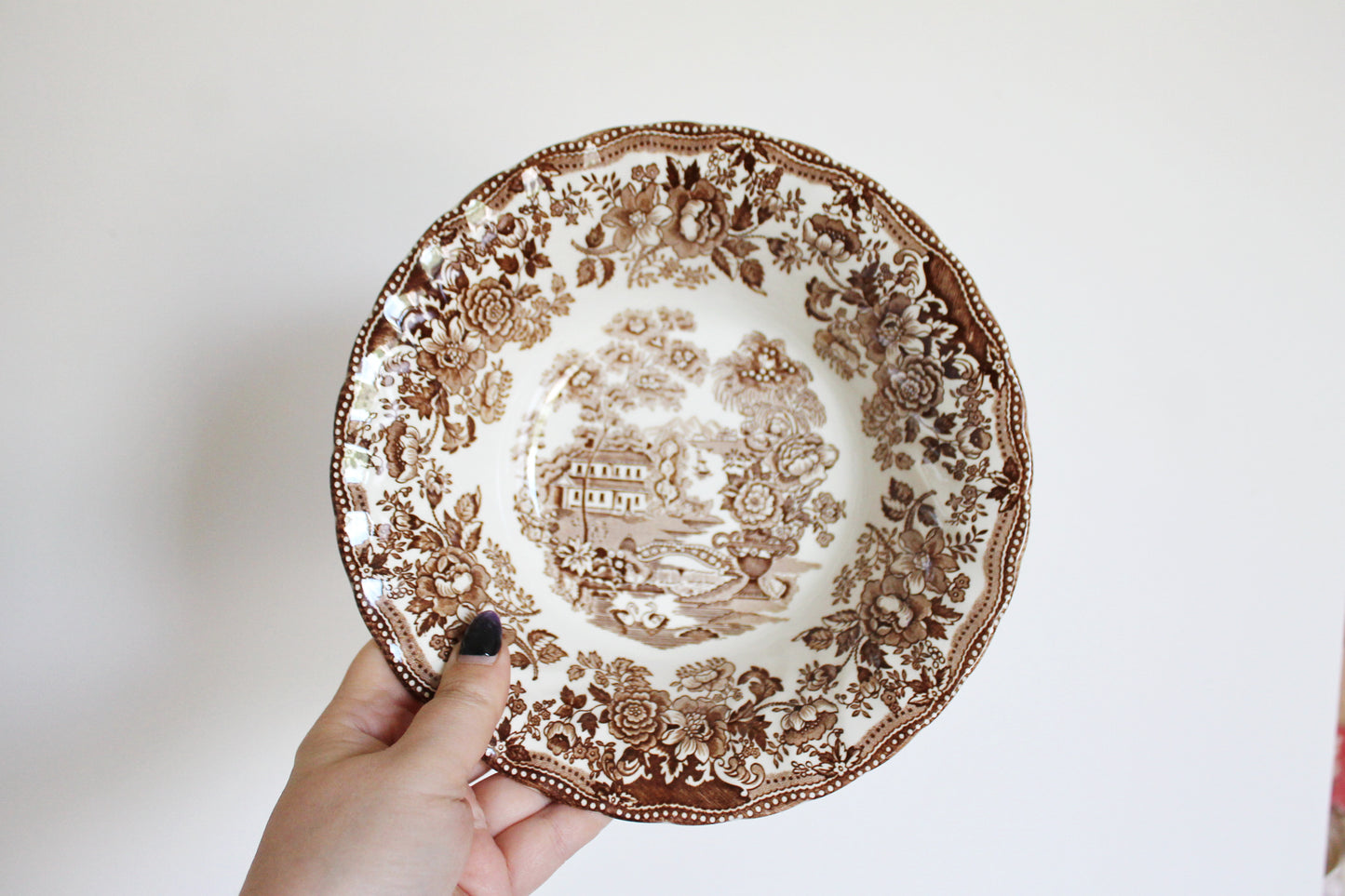 Absolutly beautiful vintage ceramic plate with brown ornament - Tonquin by Myott - made in England in 1982