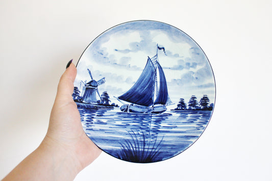 Vintage decorative porcelain wall plate 7.9 inches - King Blue Delft Plate Holland - 1980s