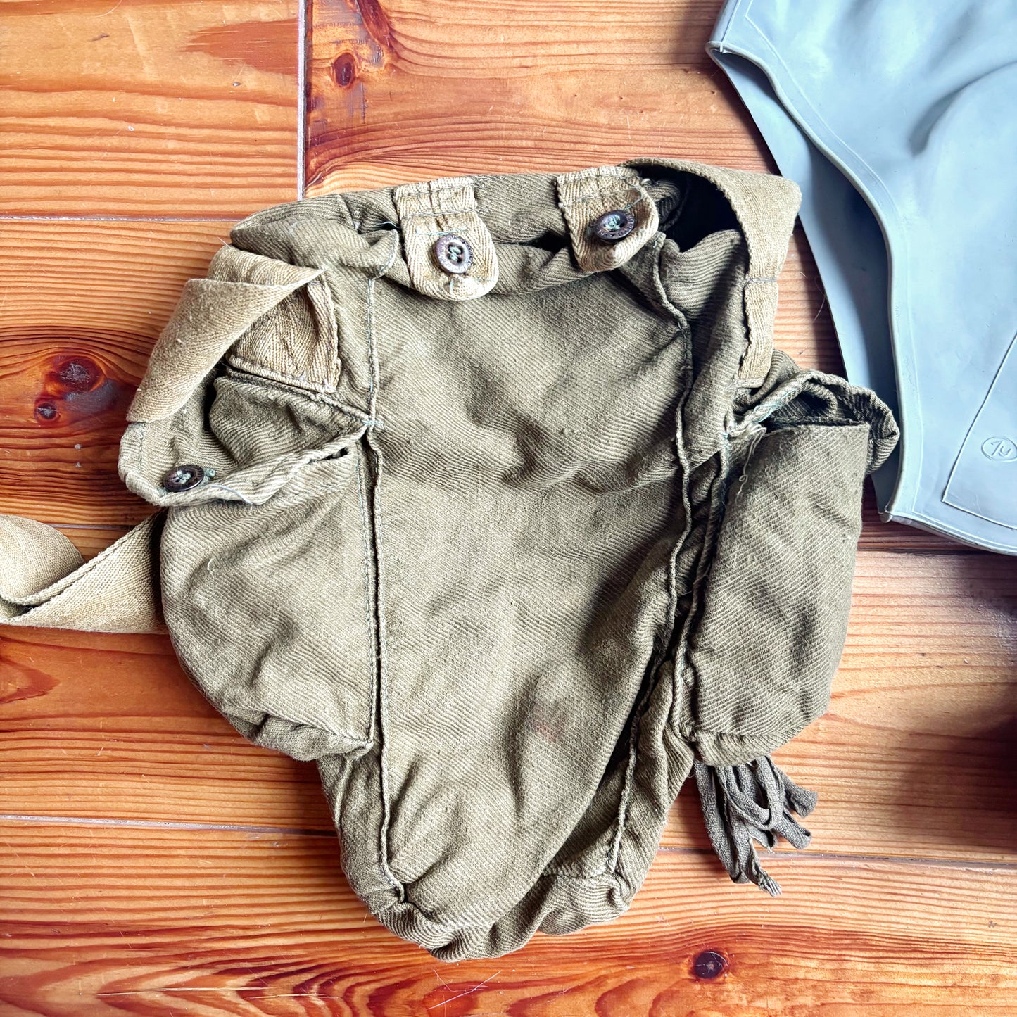 Vintage GP-5 Gas Mask With Bag Soviet Civil Defense Respirator Collectible Military Prop Display Piece