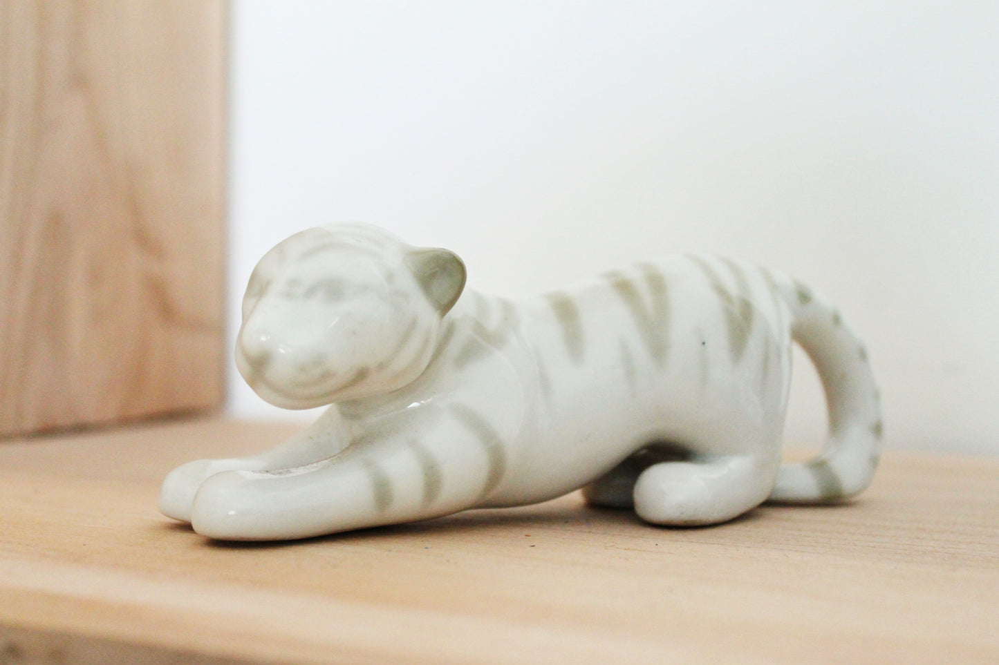 Soviet Porcelain Snow Leopard Stretching - Wild Cat Animal Figurine – Hand Painted - Ukrainian Polonsky porcelain figurine - 1970