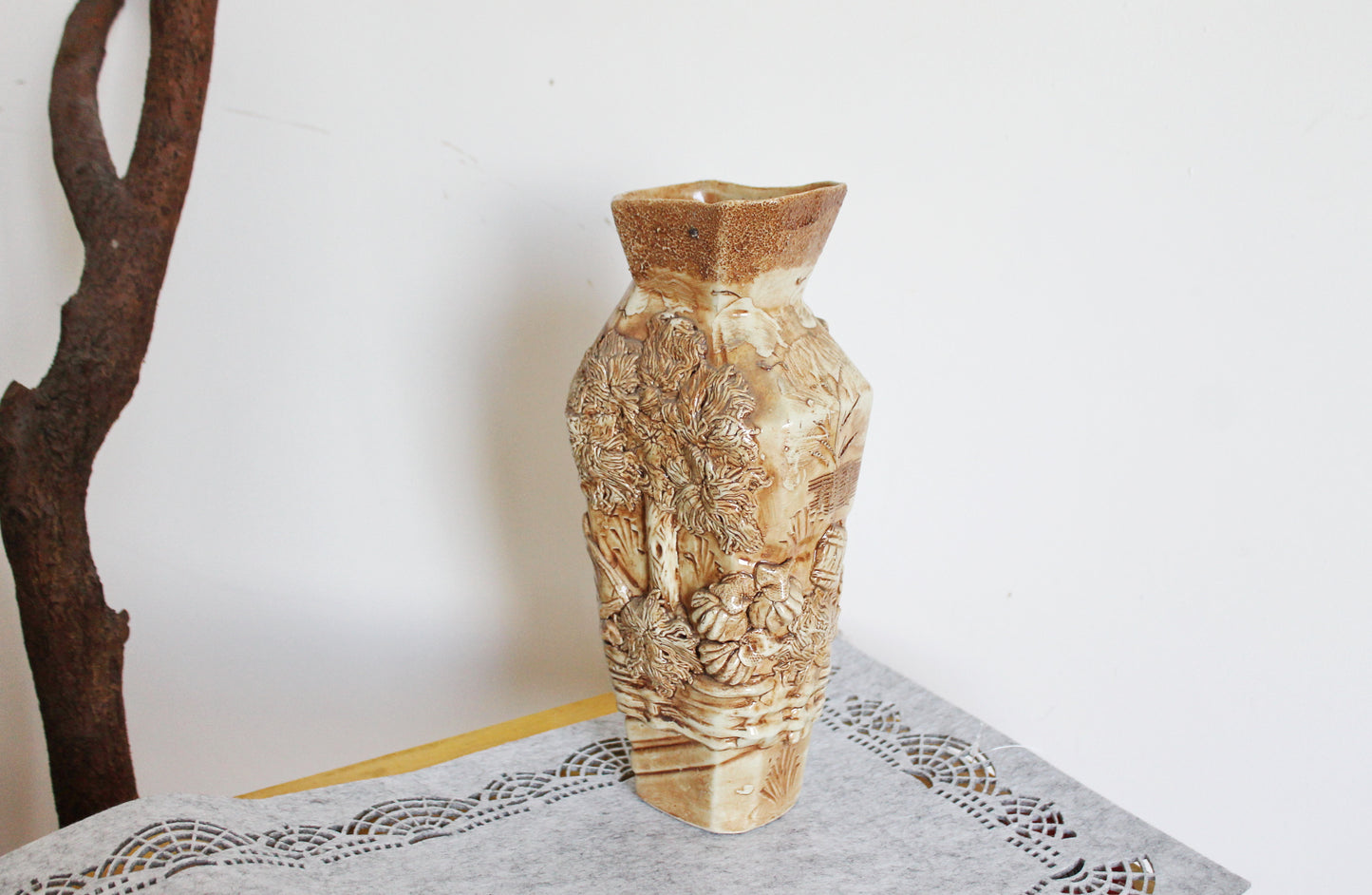 Vintage beautiful vase with Ukrainian motifs - 11.8 inches - made in Ukraine in 1990s