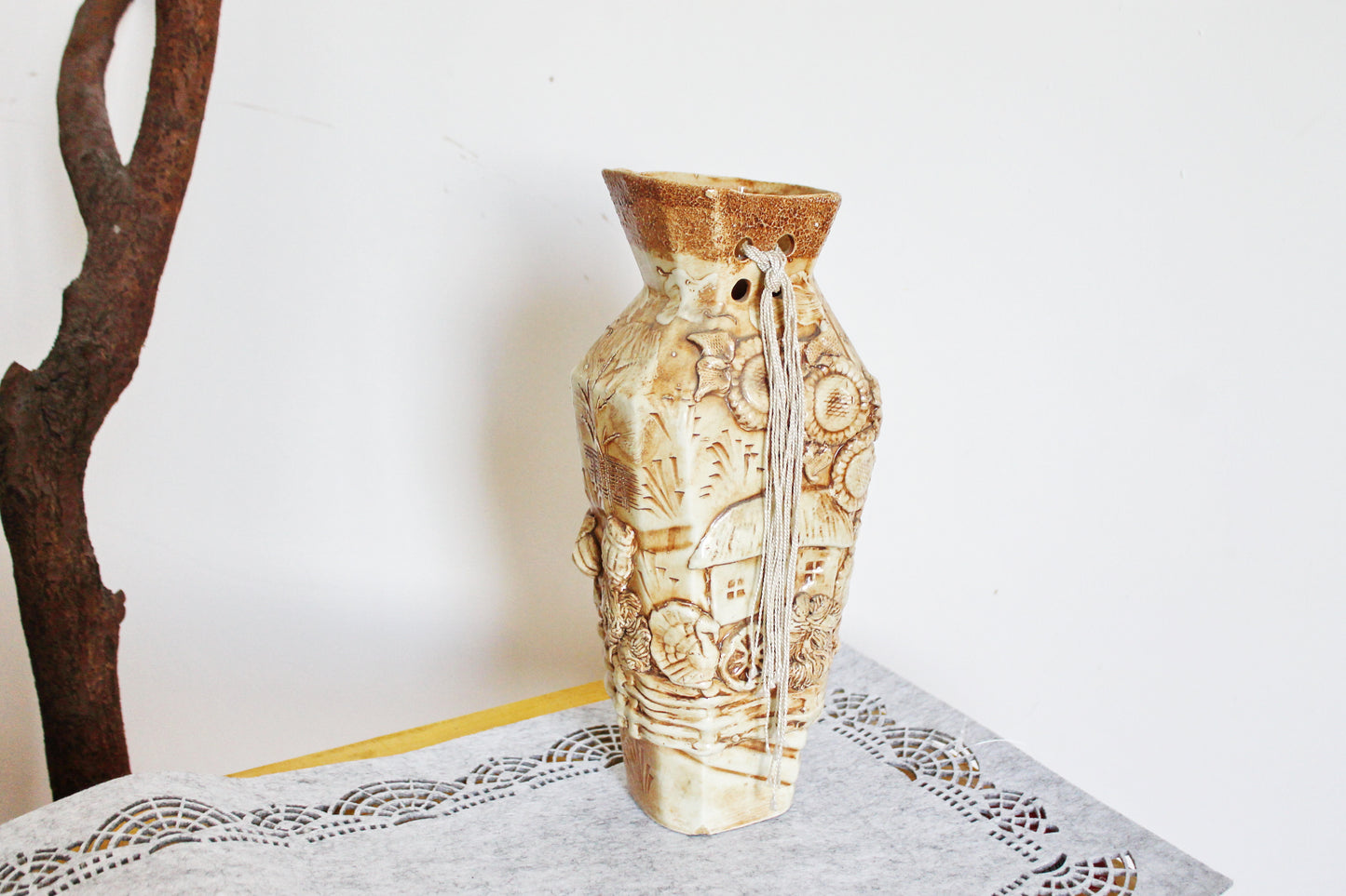 Vintage beautiful vase with Ukrainian motifs - 11.8 inches - made in Ukraine in 1990s