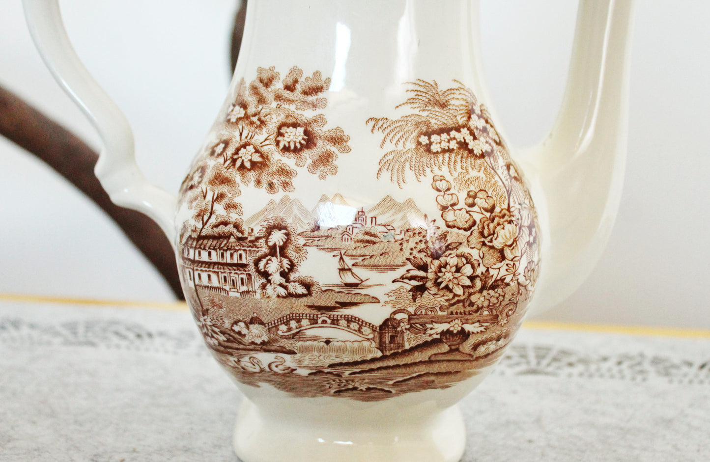 Vintage ceramic beautiful Tea Pot with brown ornament  - Tonquin by Myott - made in England in 1982