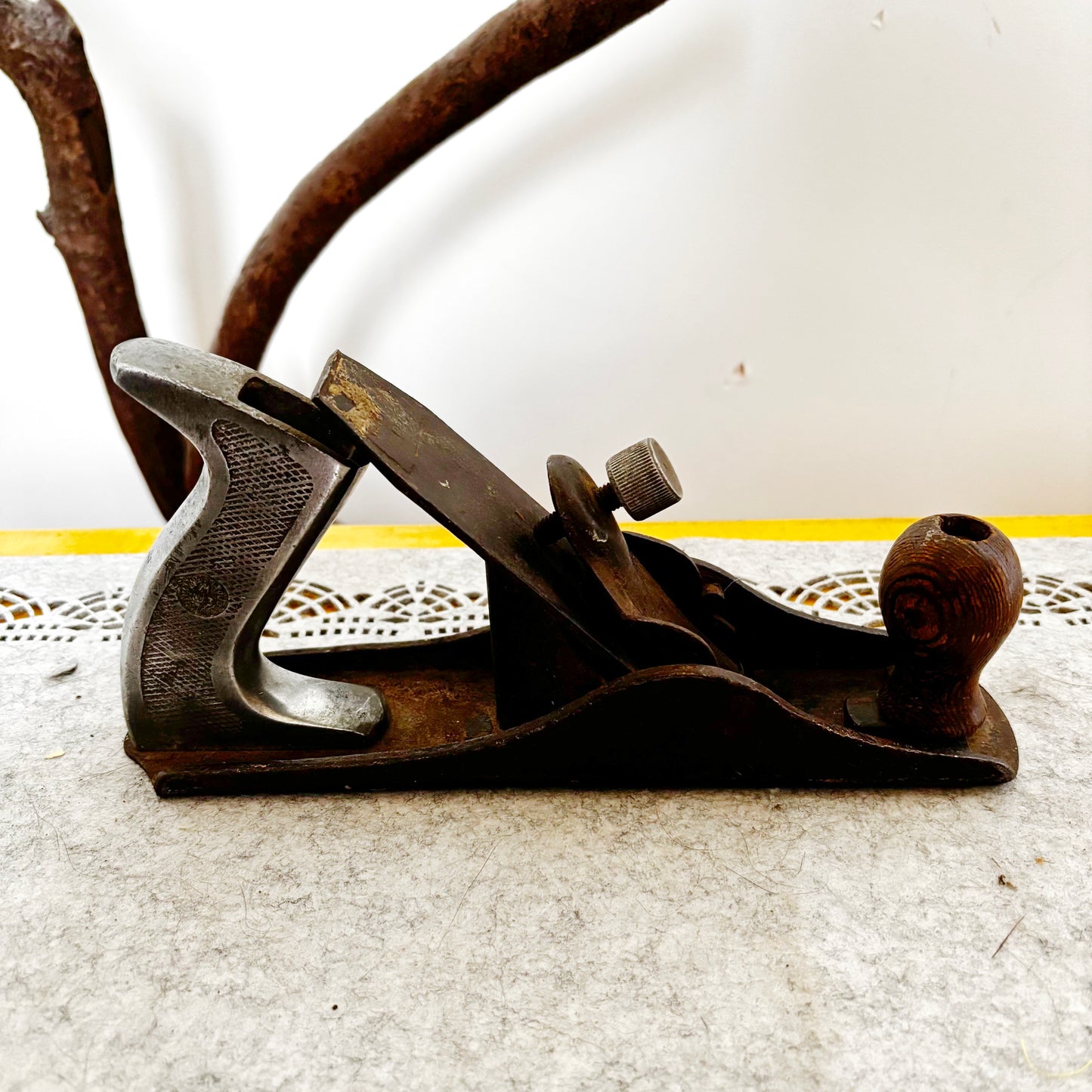 Vintage Soviet Hand Plane USSR Woodworking Tool Cast Iron Wood Plane Wooden Front Knob Aluminum Handle Carpenter Tool