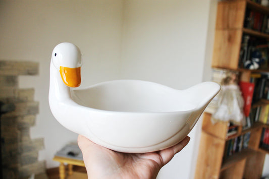 Porcelain candy/fruit/vegetable bowl in the form of a goose - Beautiful small vintage bowl from Germany - Vintage European ceramic - 1980s