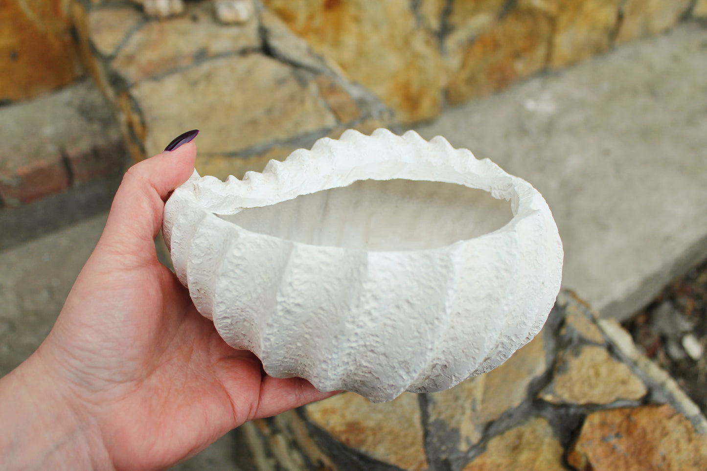 Vintage gypsum candy/fruit bowl/threads bowl in a form of a shell - 8.3 inches - Vase for candies, threads - 2000s