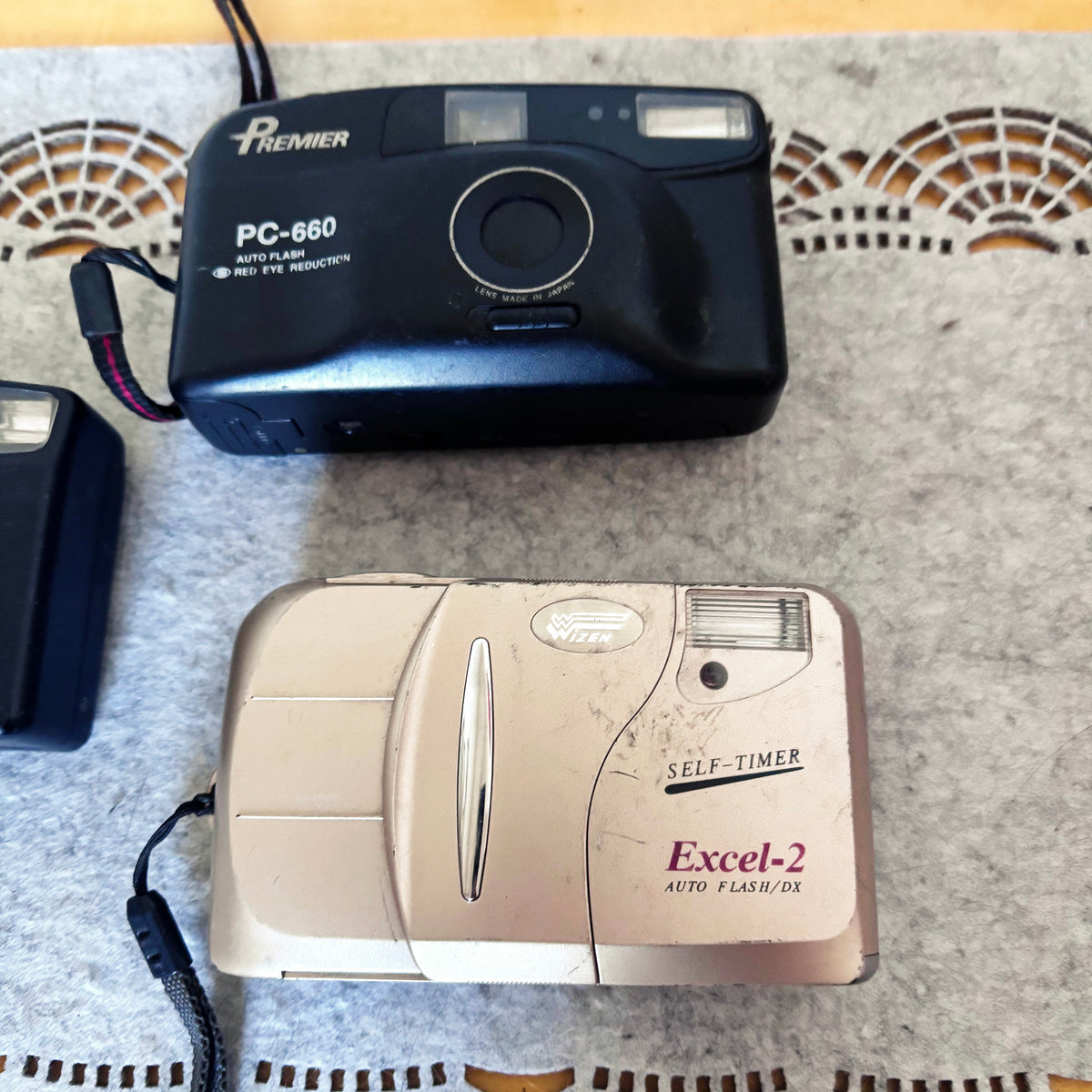 Vintage 35mm Film Camera Lot, Minolta F10BF, Premier PC-660 & Wizen Excel-2, 1990s–2000s, Non-Working Props