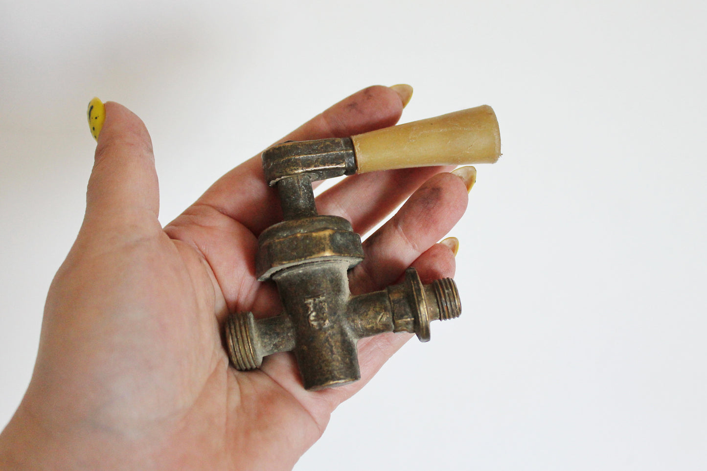 Set of 3 Vintage Brass Radiator Valves | Industrial Steampunk Faucet Handles | Mid-Century Metal Plumbing Parts - 1950-1970s