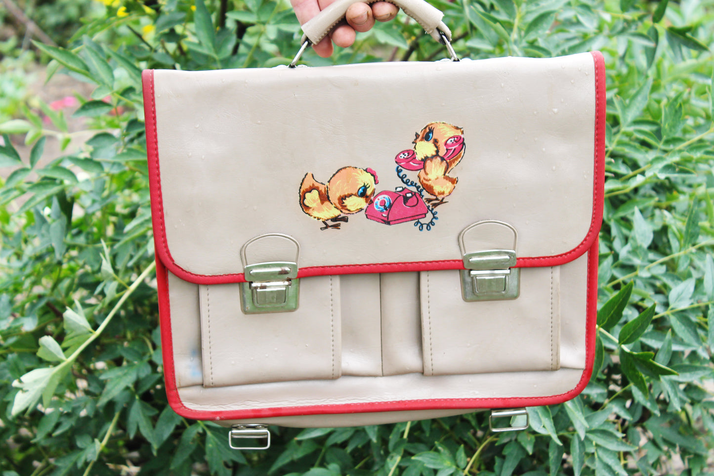Vintage Soviet School Bag - 1980s USSR Children’s Briefcase - Beige Satchel with Red Trim & Chick Design - Retro Collectible Backpack