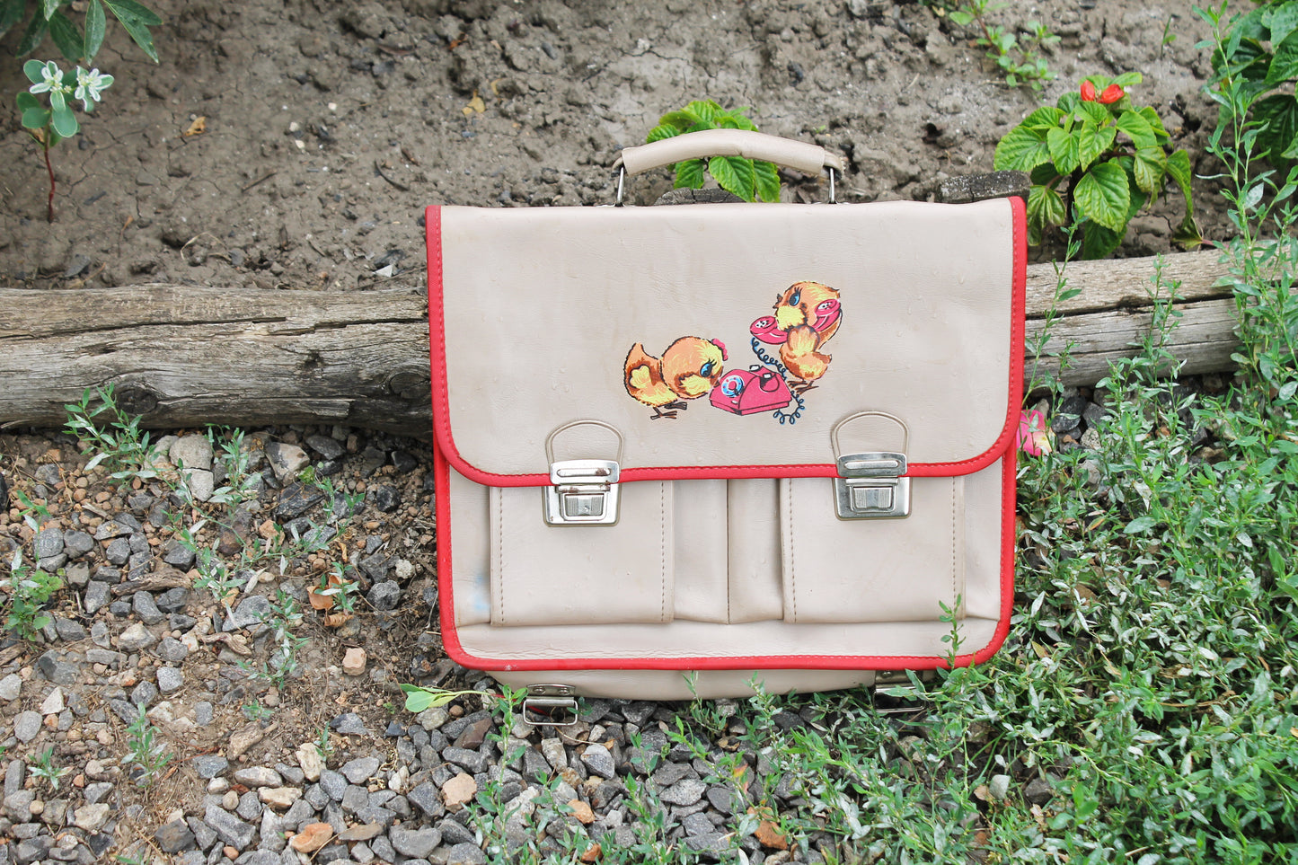 Vintage Soviet School Bag - 1980s USSR Children’s Briefcase - Beige Satchel with Red Trim & Chick Design - Retro Collectible Backpack