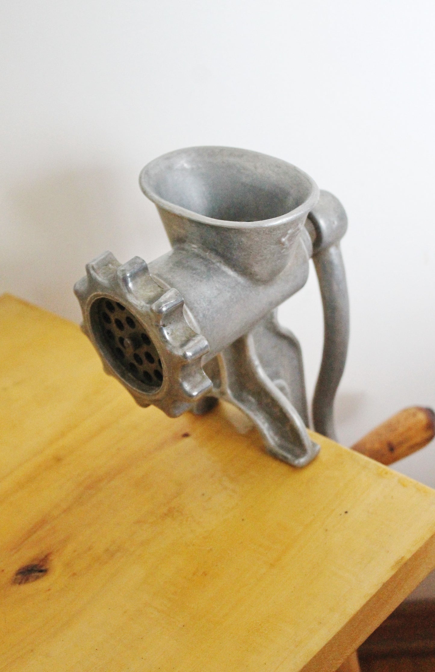 Vintage Soviet Meat Grinder – Manual Cast Aluminum Mincer with Wooden Handle – USSR Kitchen Tool – Rustic Food Prep Collectible - 1960