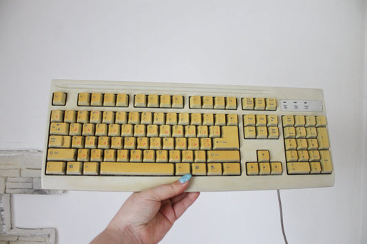 Vintage Mitsumi KFK-EA4XT Beige Mechanical Keyboard with Cyrillic Layout | Retro 90s Wired PS/2 Keyboard | Classic Windows Era PC Accessory