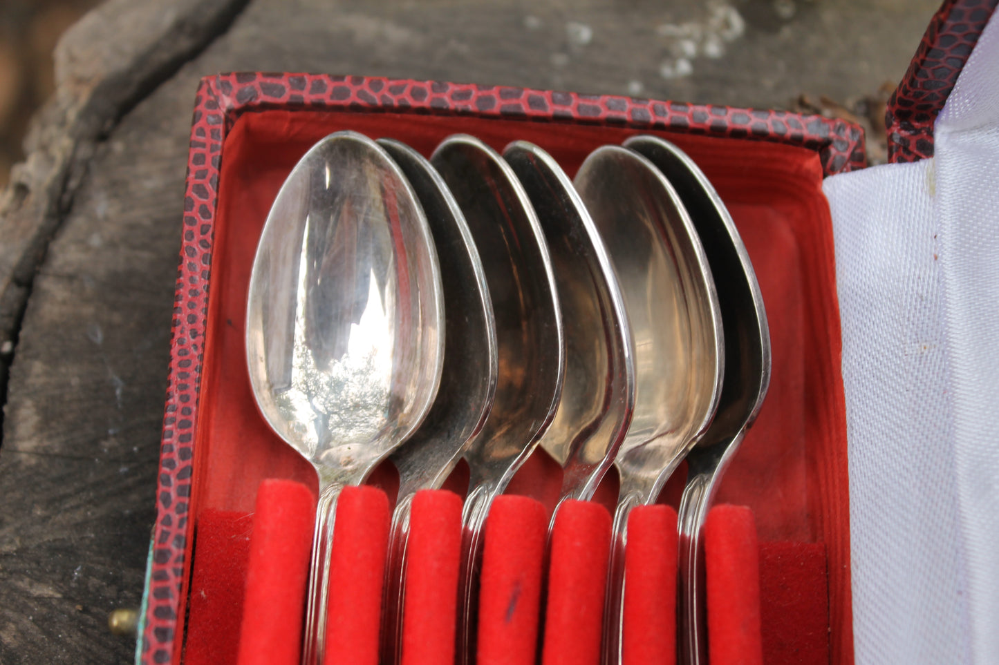 Set of 6 vintage silverplated coffee spoons in original box - vintage silverware - vintage kitchen - coffee spoons - 1970ss