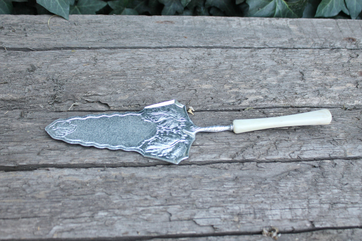 Metal spatula for cakes - Cake-spatula - Serving dishes - Spatula for pie - Pie knife