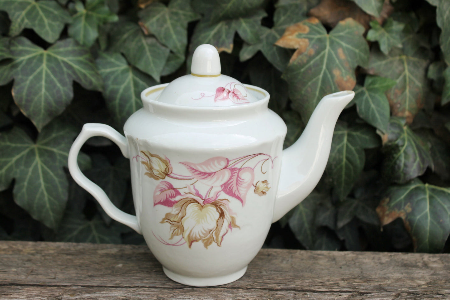 Vintage USSR ceramic teapot from servise  - Baranivka Porcelain Factory - beautiful soviet ceramic teapot - 1970s