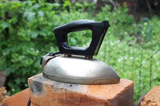 Vintage iron 1993 - Vintage electric iron, Old iron, Collectible Iron, Vintage iron in working condition, Vintage home decor, Vintage gift.