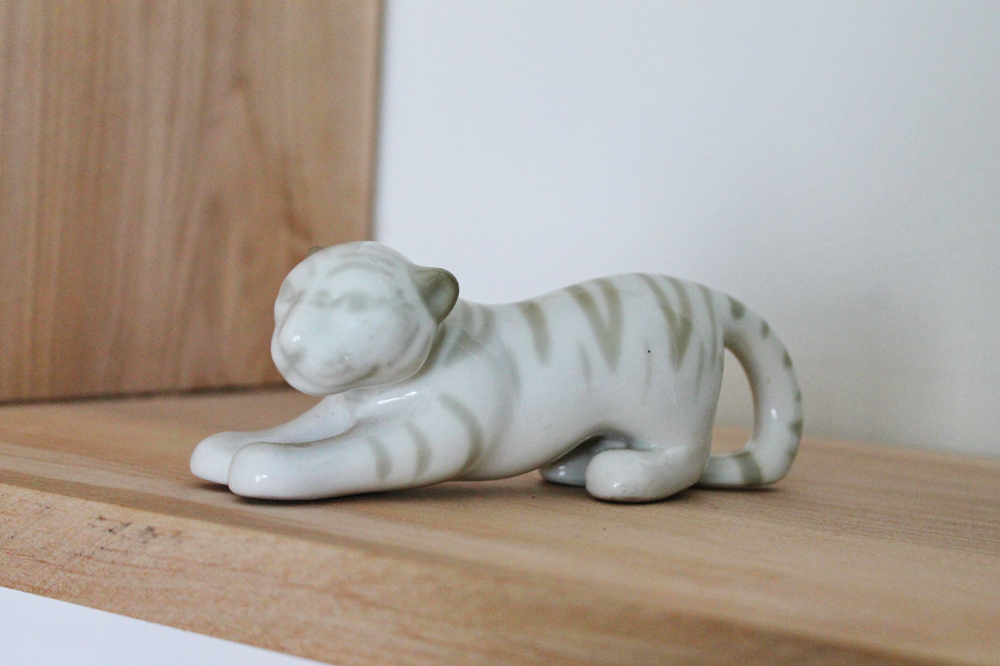 Soviet Porcelain Snow Leopard Stretching - Wild Cat Animal Figurine – Hand Painted - Ukrainian Polonsky porcelain figurine - 1970