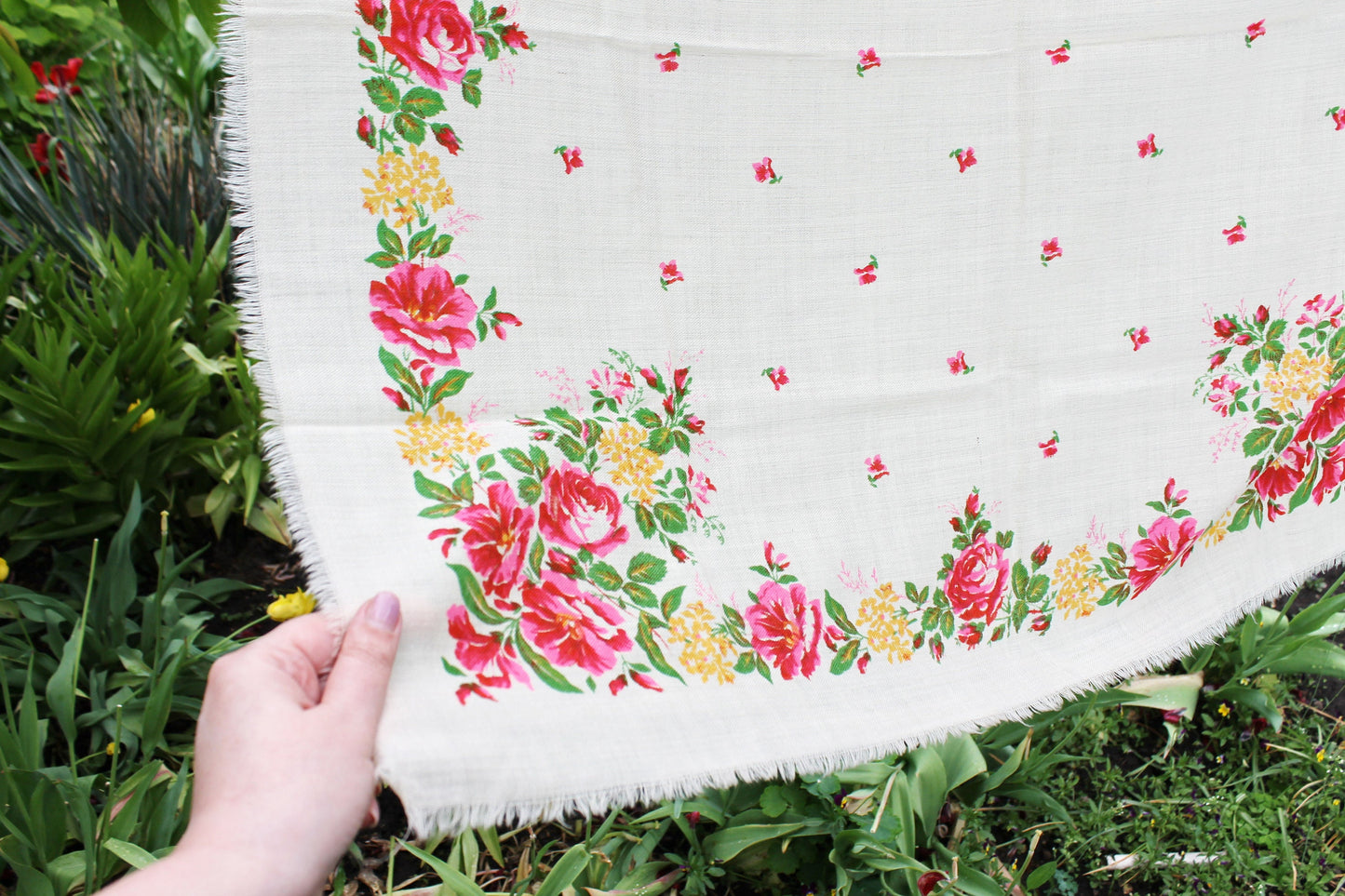 Beautiful pink roses wool head scarf - 32 inch - Soviet vintage-made in USSR  - Babushka's head scarf - 1970s - Gypsy Shawl, Ethnic Scarf