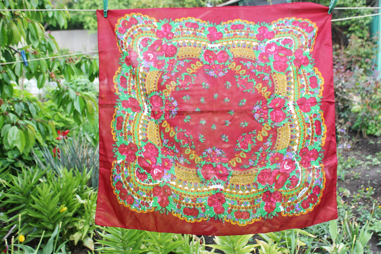 Beautiful red floral wool head scarf - 29 inch - Soviet vintage-made in USSR  - Babushka's head scarf - 1980-90s - Gypsy Shawl, Ethnic Scarf