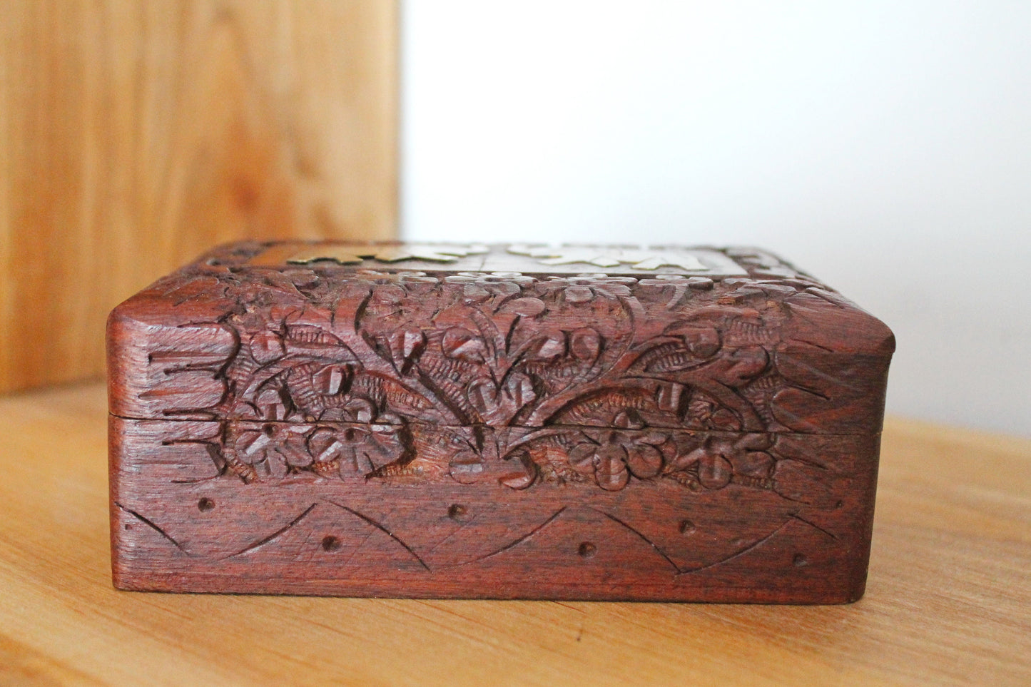 Vintage wooden carved box with brass elephants - Indian style vintage jewelry box - 1970s