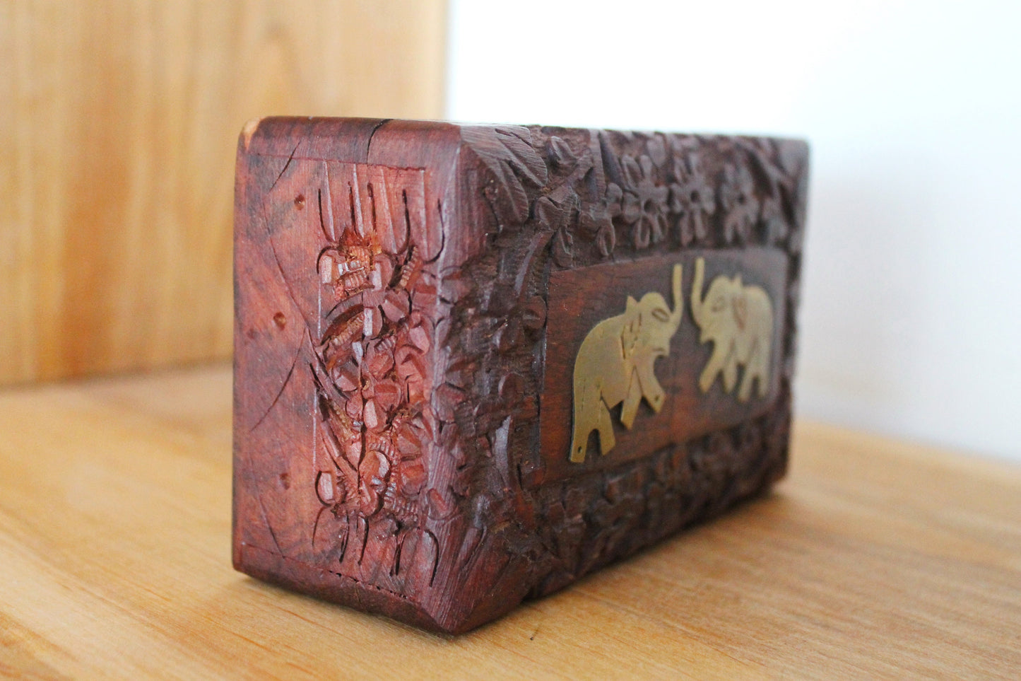 Vintage wooden carved box with brass elephants - Indian style vintage jewelry box - 1970s