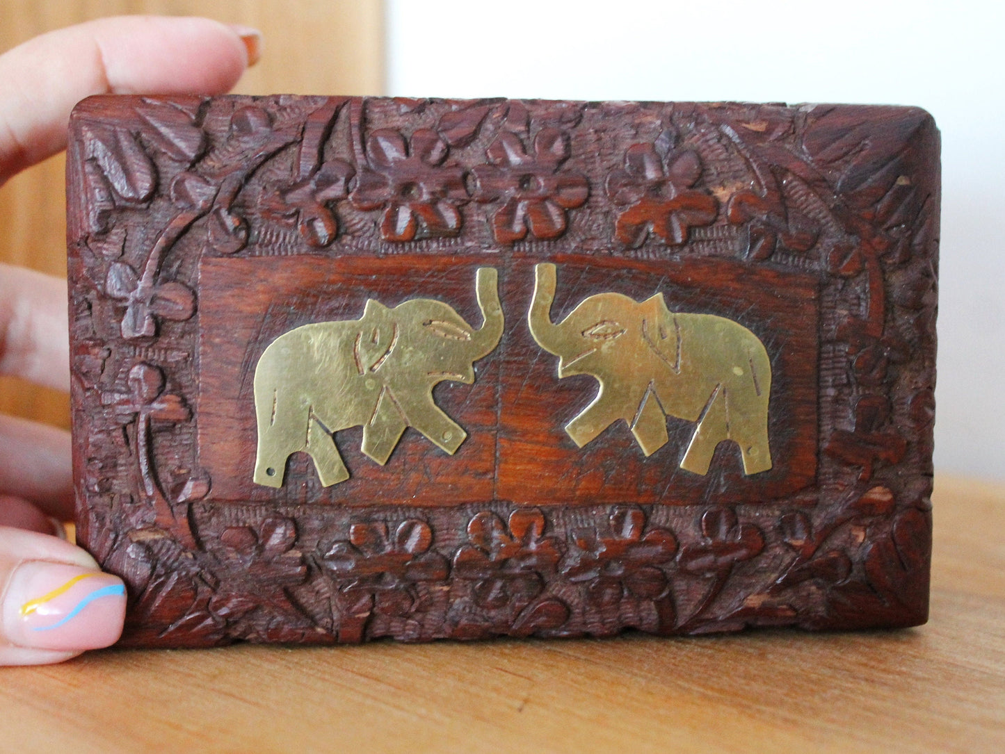 Vintage wooden carved box with brass elephants - Indian style vintage jewelry box - 1970s