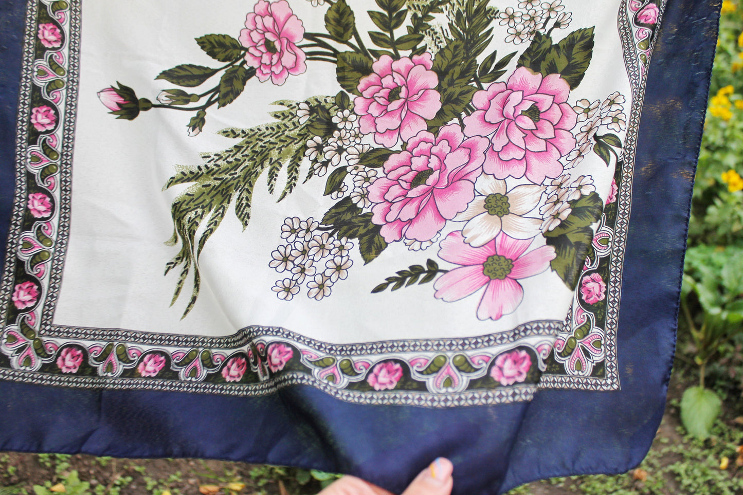 Beautiful floral head scarf - 27 inch - vintage-made in Ukraine - Babushka's head scarf - 1990s - Gypsy Shawl, Ethnic Scarf