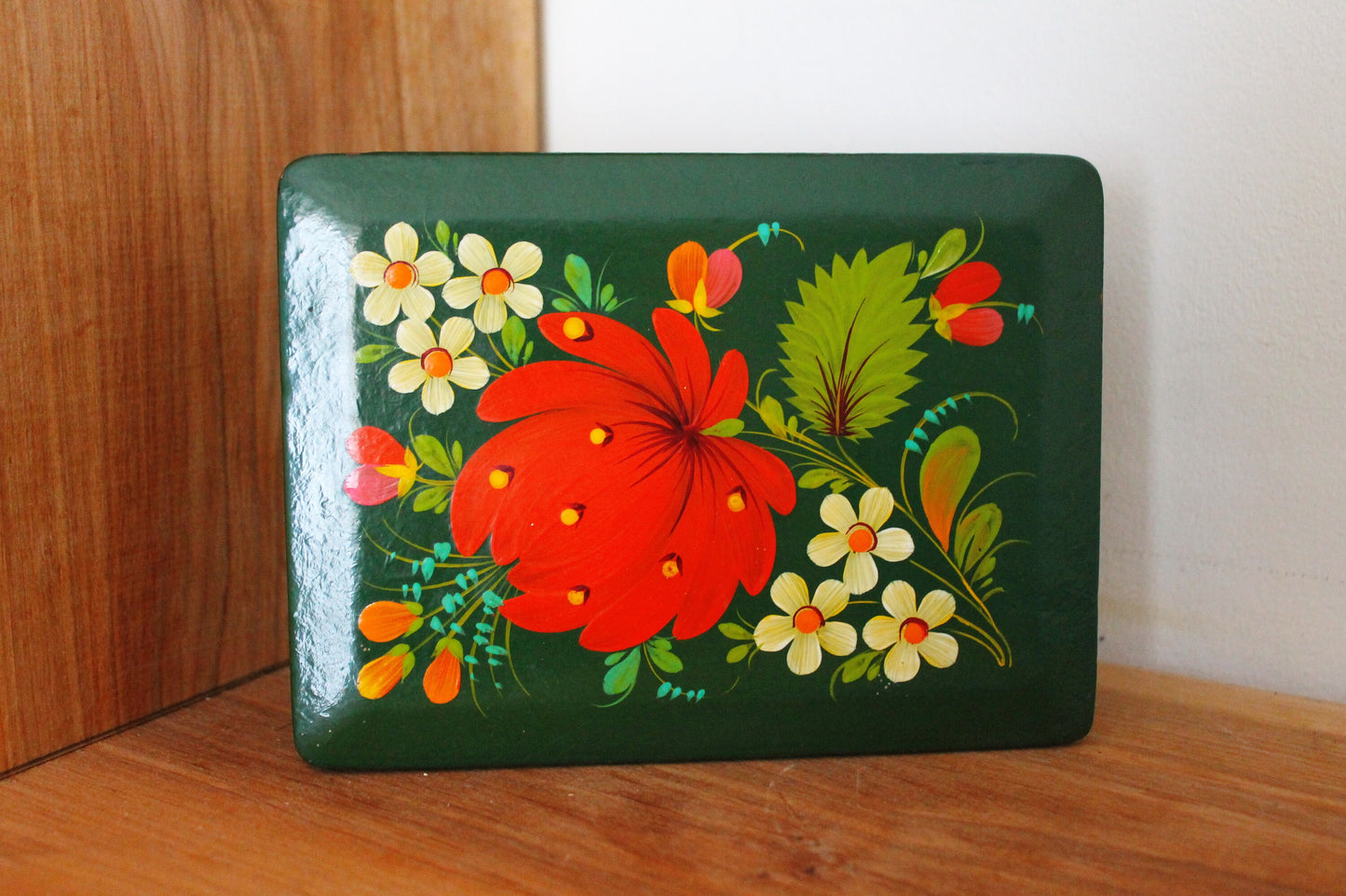 Vintage jewelry green wooden box - Petrykivka box - 6.1 inches - USSR vintage - vintage flower box - made in Ukraine