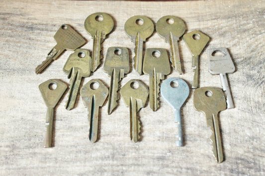 Set of 14 vintage keys from the USSR - Soviet Union vintage keys, Old rare house keys, Skeleton keys-1