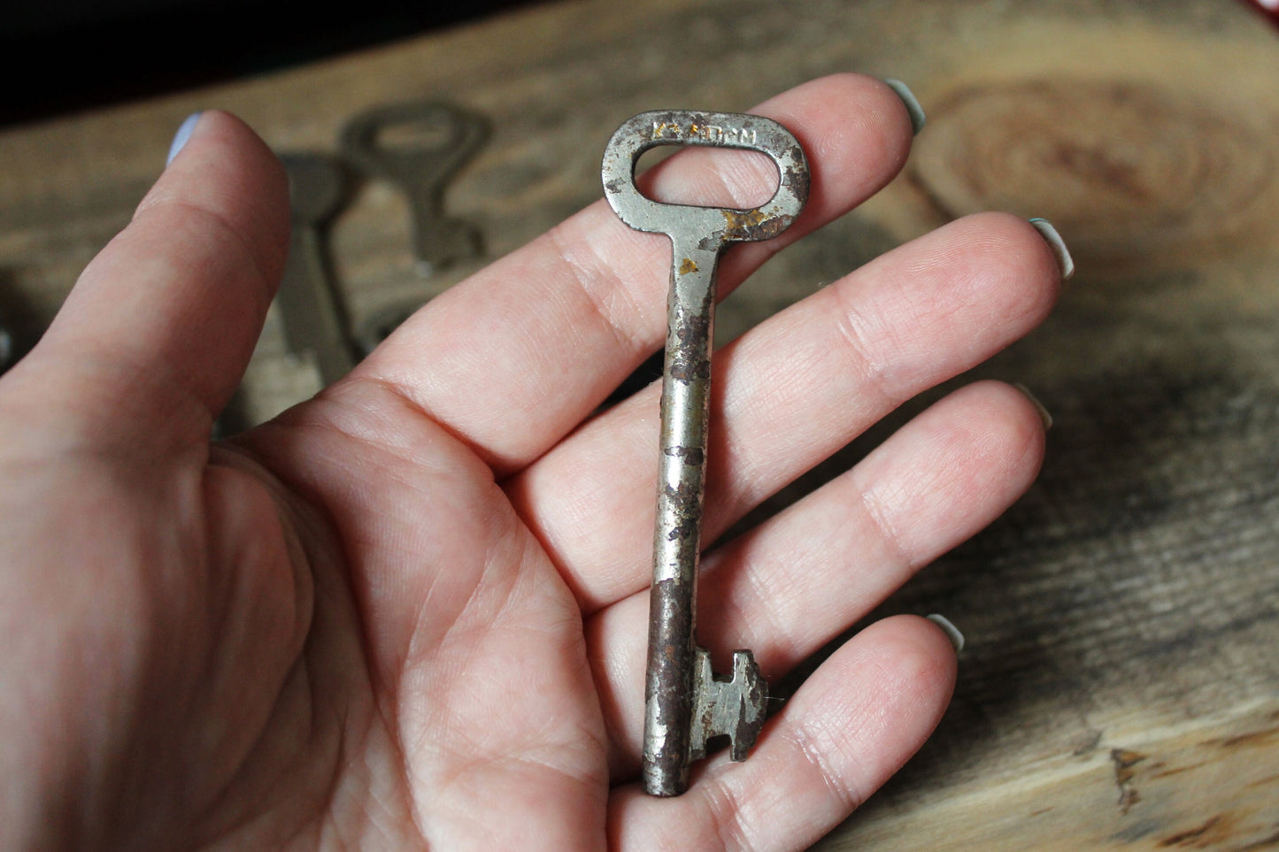 Set of 10 vintage keys from the USSR - Soviet Union vintage keys, Old rare house keys, Skeleton keys