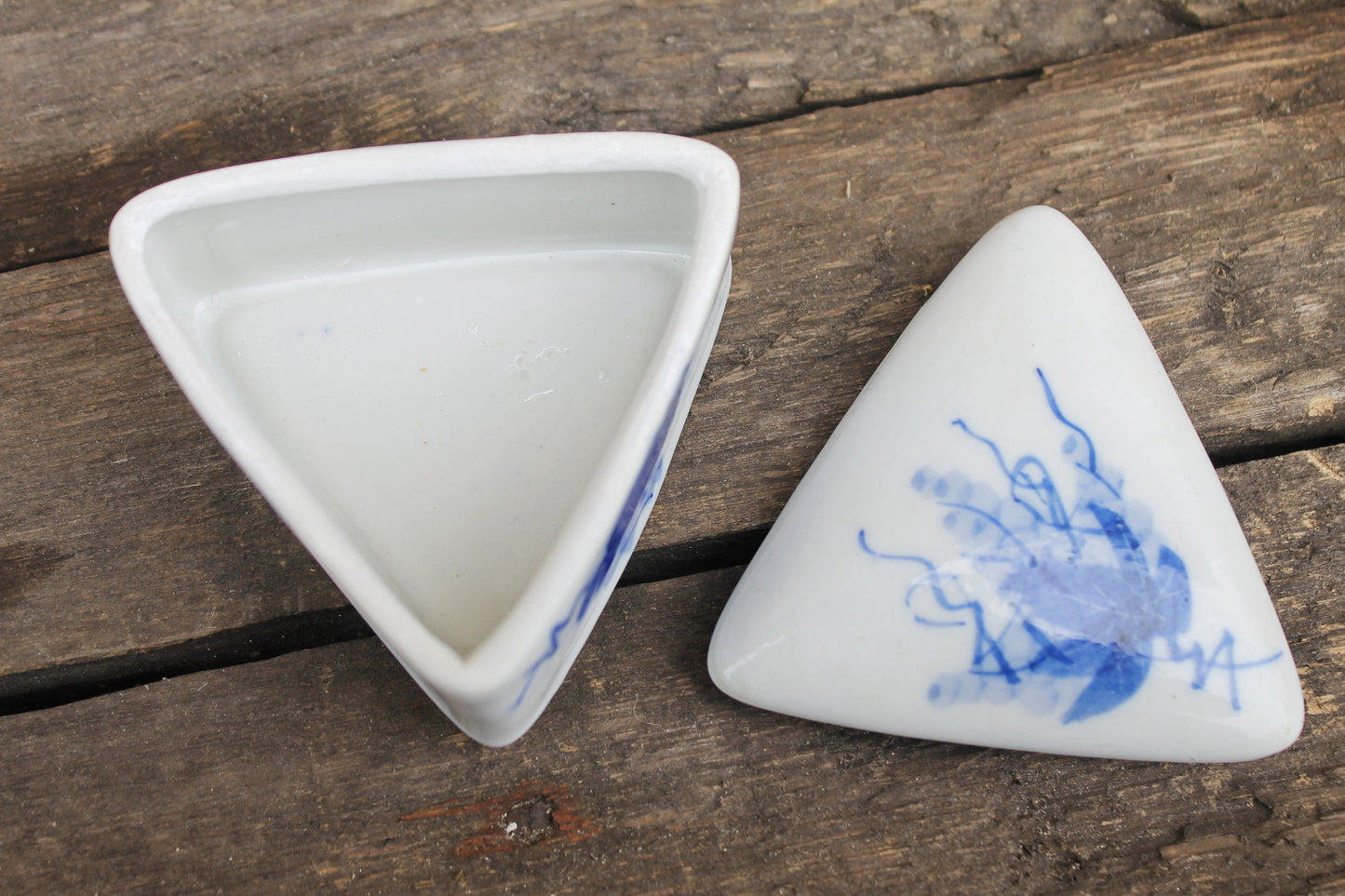 Porcelain triangle Vintage jewelry box - 3 inches- Pill Trinket Box Continental Porcelain - small jewelry box