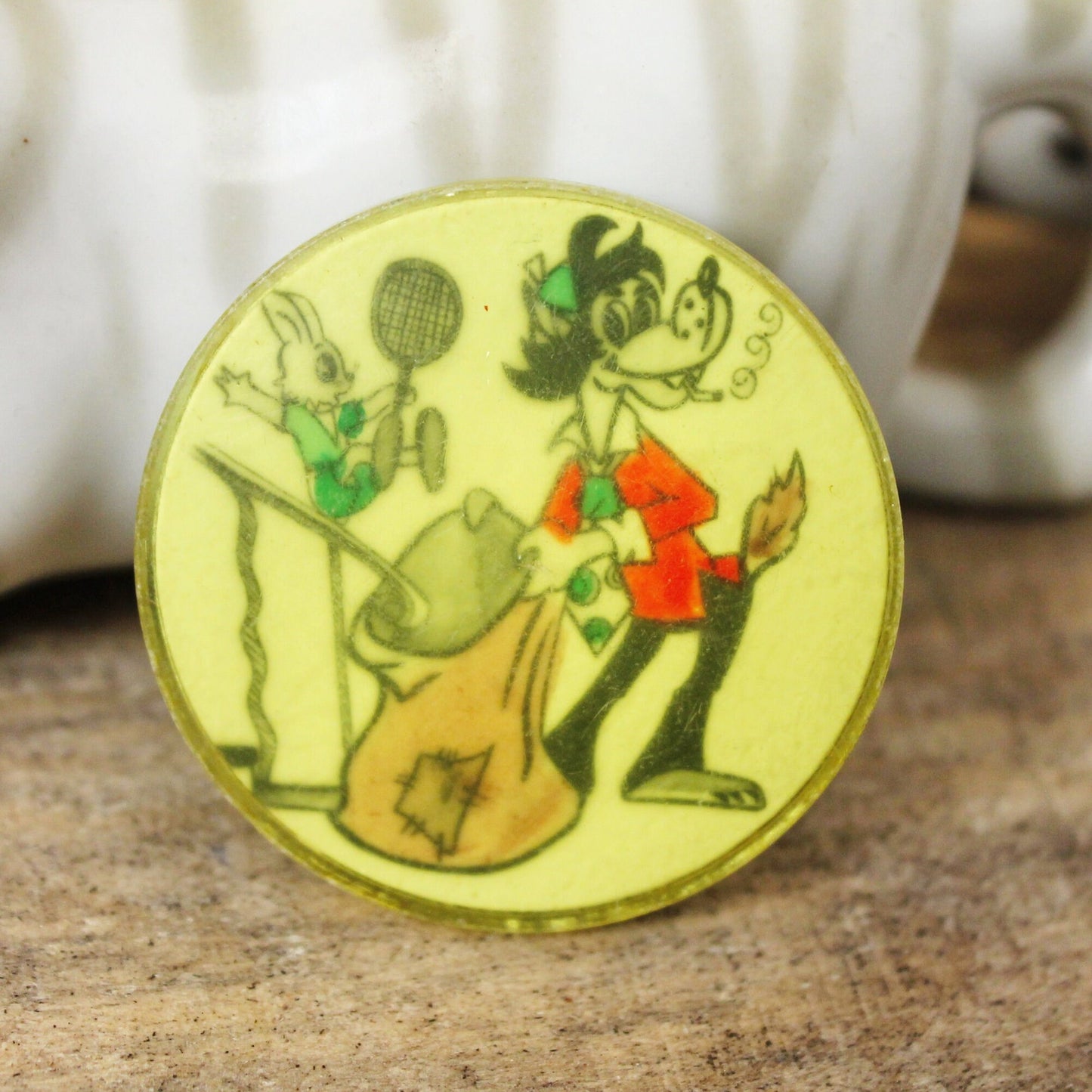 Soviet children's round plastic pin badge - Nu pogodi Wolf - fairytale, made in USSR, 1970s