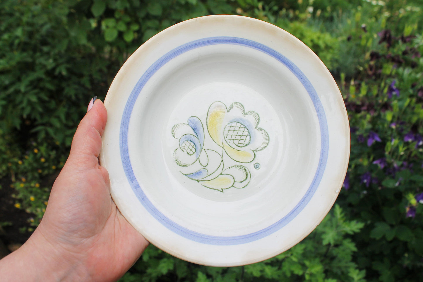 Beautiful vintage ceramic plate with floral ornament 7.9 inches - beautiful soviet ceramic old plate - 1950s-1960s