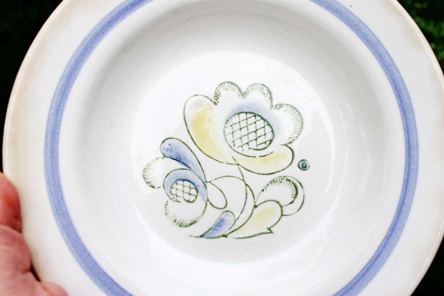 Beautiful vintage ceramic plate with floral ornament 7.9 inches - beautiful soviet ceramic old plate - 1950s-1960s